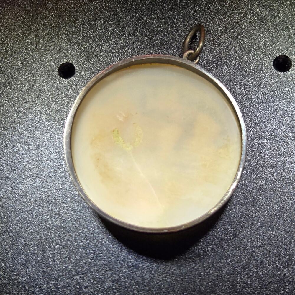 Antique Carved Mother of Pearl Shell Cameo Pendant Sacramental Medallion Silver - Picture 11 of 12